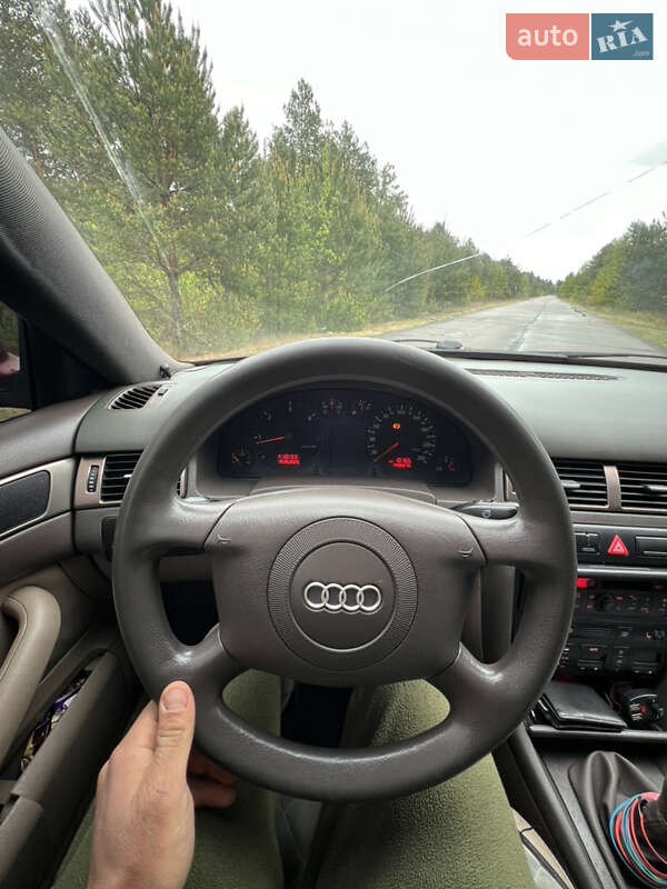 Универсал Audi A6 2000 в Вараше
