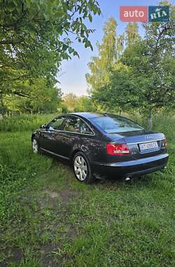 Седан Audi A6 2004 в 