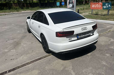 Седан Audi A6 2015 в 