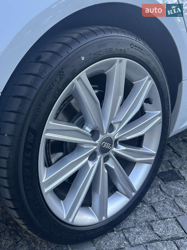 Седан Audi A6 2016 в Ужгороде