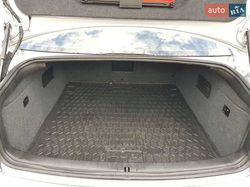 Седан Audi A6 2002 в Самборе
