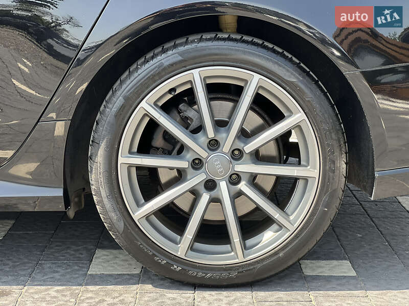 Седан Audi A6 2015 в Ужгороде