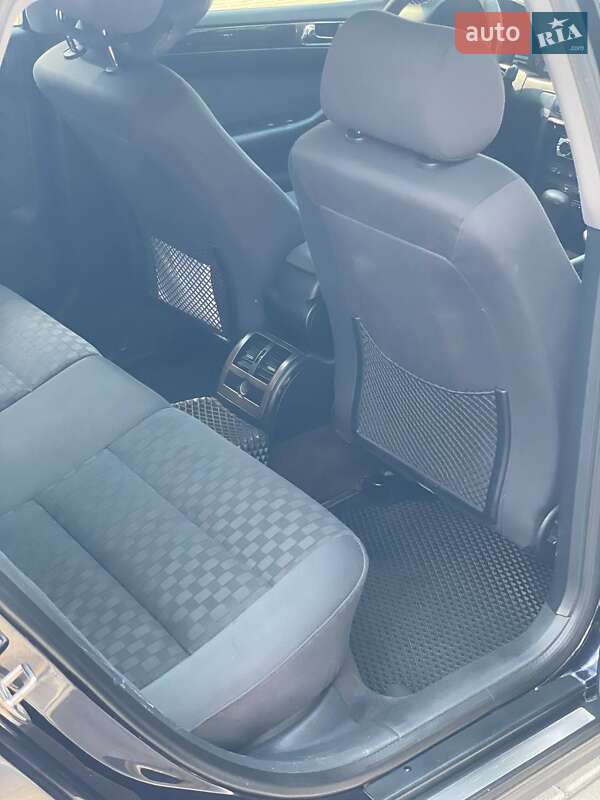 Седан Audi A6 1998 в Буче