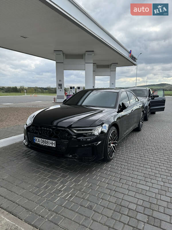 Седан Audi A6 2022 в 