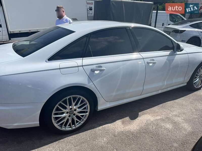 Седан Audi A6 2015 в Киеве
