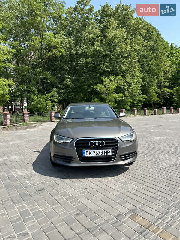 Седан Audi A6 2012 в Володимирці