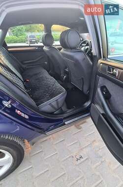 Седан Audi A6 2001 в 