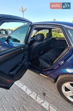 Седан Audi A6 2001 в 