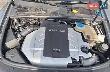 Седан Audi A6 2004 в 