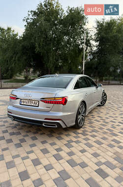 Седан Audi A6 2019 в 