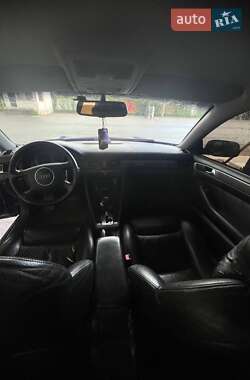 Седан Audi A6 2002 в 