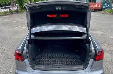 Седан Audi A6 2016 в 