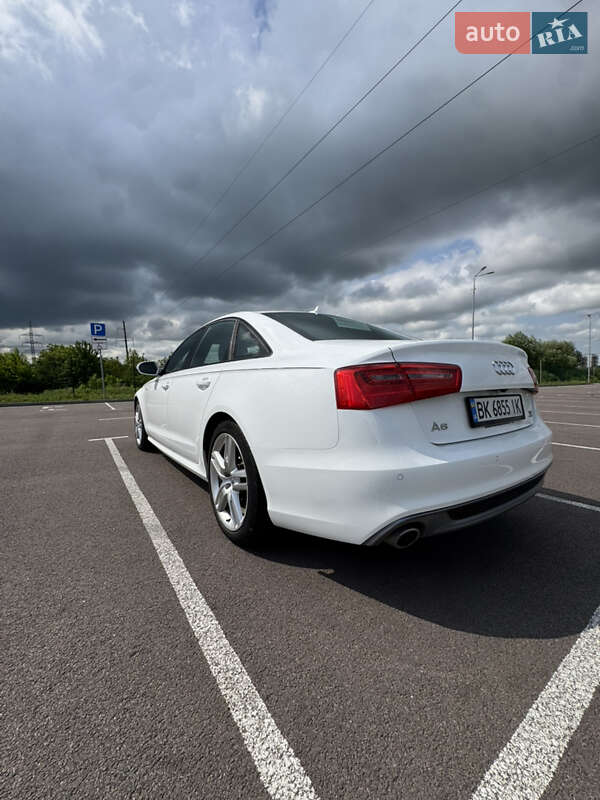 Седан Audi A6 2014 в Ровно