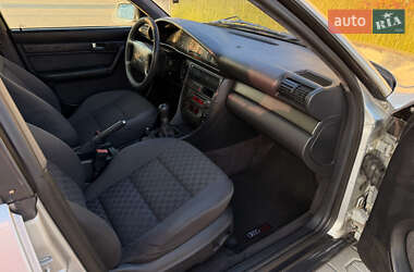 Седан Audi A6 1996 в 