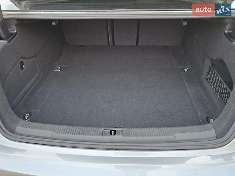 Седан Audi A6 2016 в Киеве