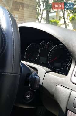 Седан Audi A6 2004 в 