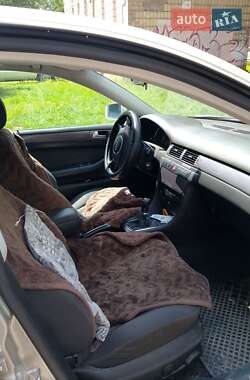 Седан Audi A6 2004 в 