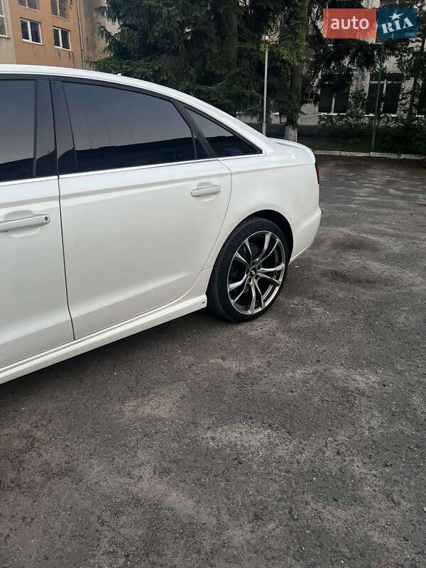 Седан Audi A6 2012 в Золочеве