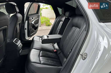 Седан Audi A6 2019 в 