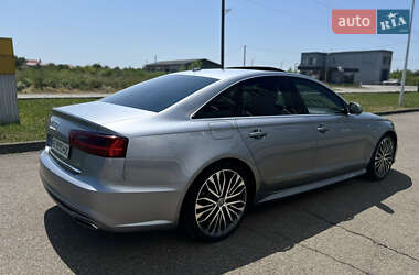 Седан Audi A6 2015 в 