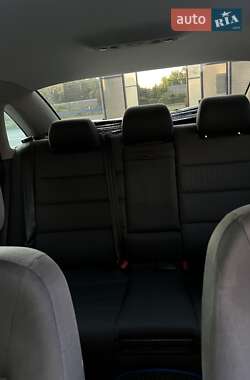 Седан Audi A6 2002 в 