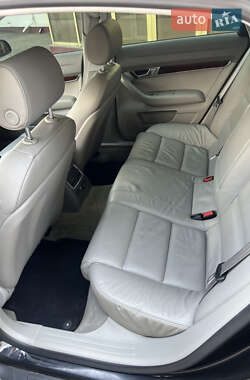 Седан Audi A6 2004 в 