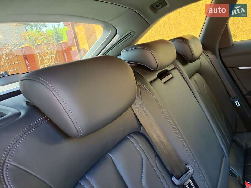 Универсал Audi A6 2020 в Ровно