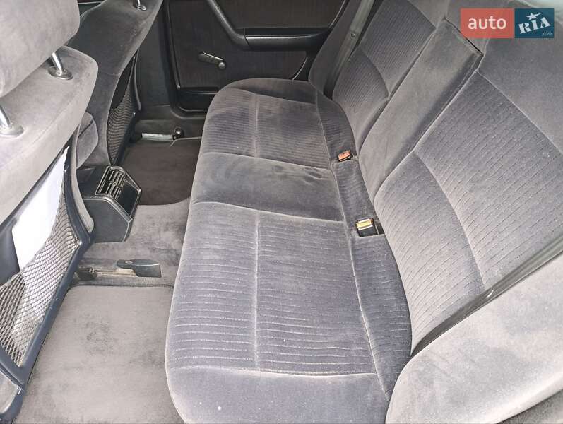 Седан Audi A6 1995 в Ладыжине