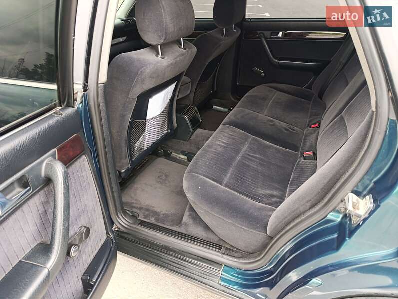 Седан Audi A6 1995 в Ладыжине