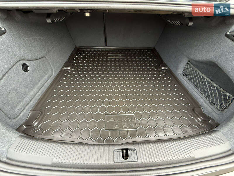 Седан Audi A6 2013 в Киеве