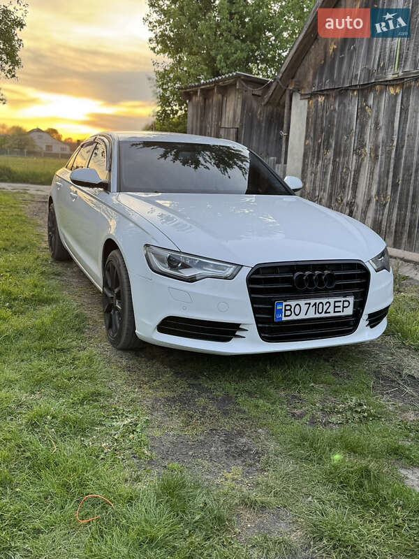 Седан Audi A6 2012 в 