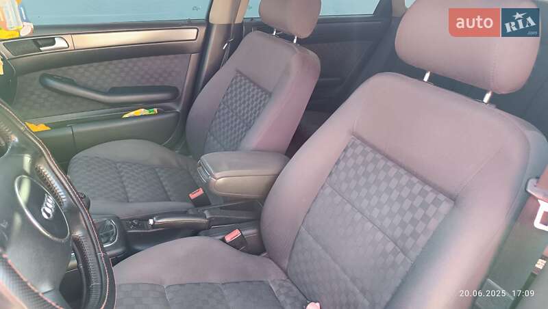 Седан Audi A6 2001 в Мироновке