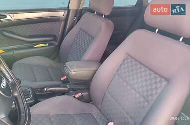 Седан Audi A6 2001 в 