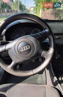 Седан Audi A6 2001 в 