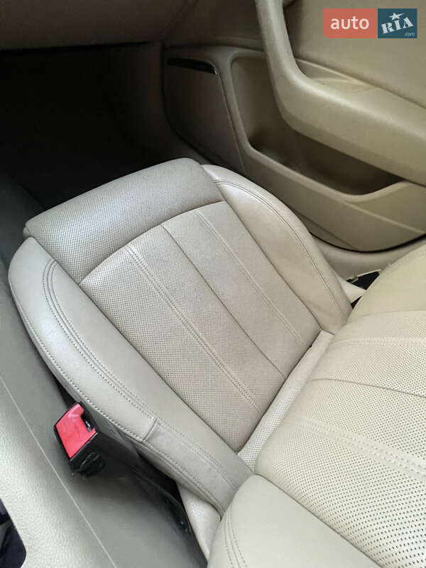 Седан Audi A6 2012 в Киеве