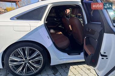 Седан Audi A6 2019 в 