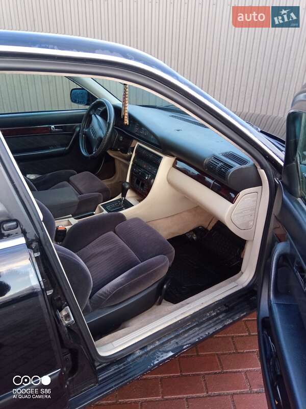 Седан Audi A6 1996 в Сарнах