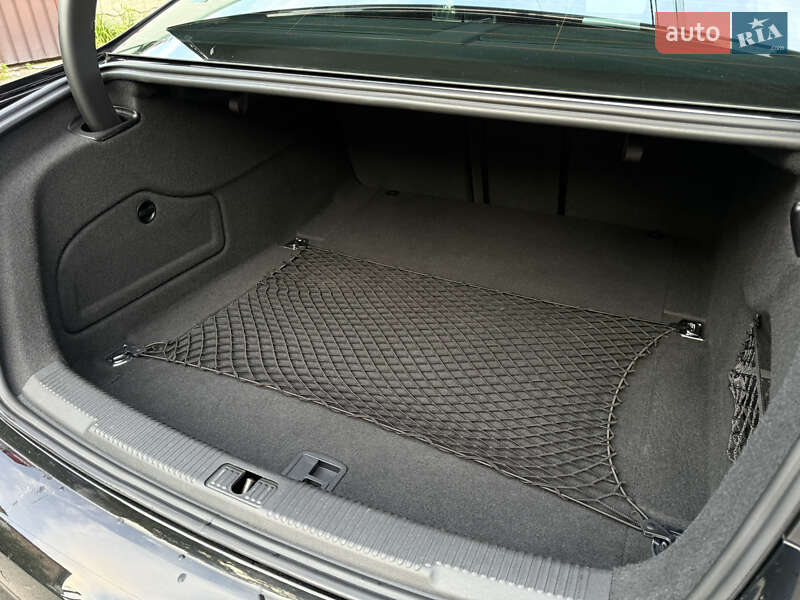 Седан Audi A6 2015 в Киеве