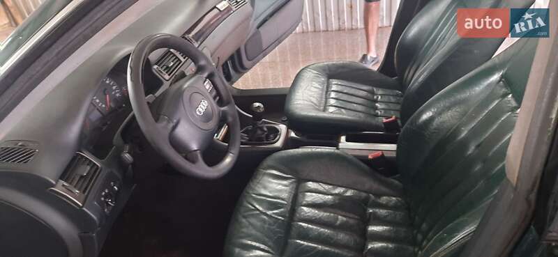 Универсал Audi A6 2000 в Хотине