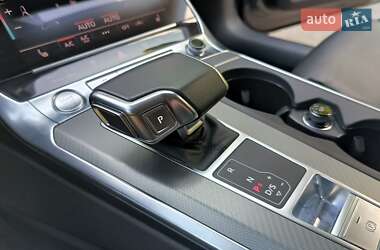 Универсал Audi A6 2018 в 