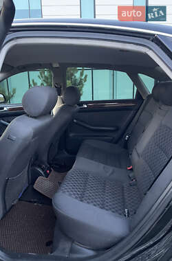 Седан Audi A6 2001 в 
