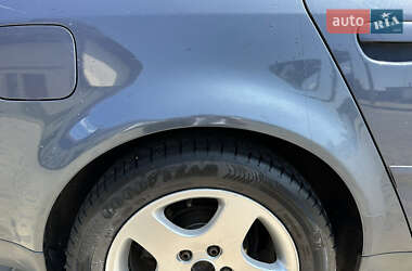 Седан Audi A6 2002 в 