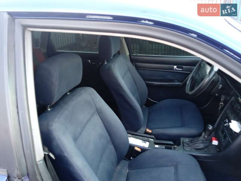 Седан Audi A6 1995 в Светловодске