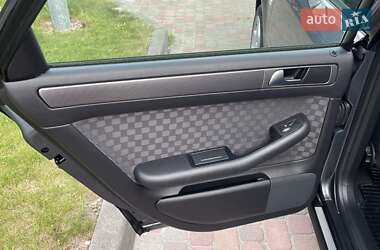 Седан Audi A6 2003 в 