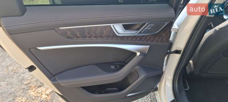 Седан Audi A6 2020 в Чернівцях