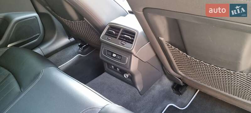 Седан Audi A6 2020 в Чернівцях