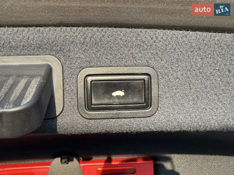 Седан Audi A6 2011 в Ровно
