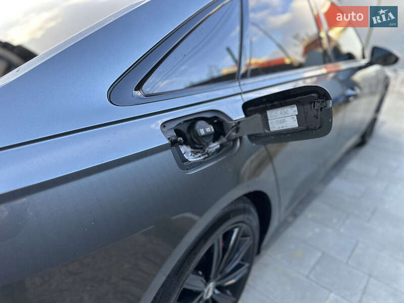 Седан Audi A6 2020 в Ужгороде