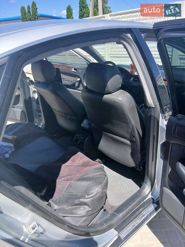 Седан Audi A6 1998 в Почаеве