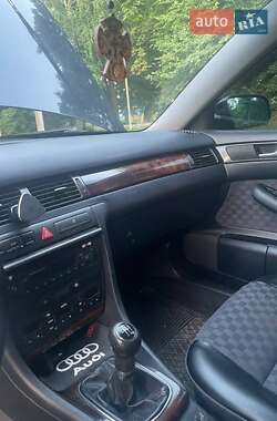 Седан Audi A6 2001 в 